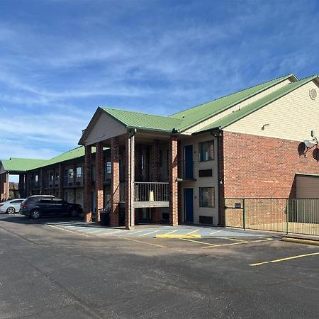 Ozark Hotel Bagian luar foto