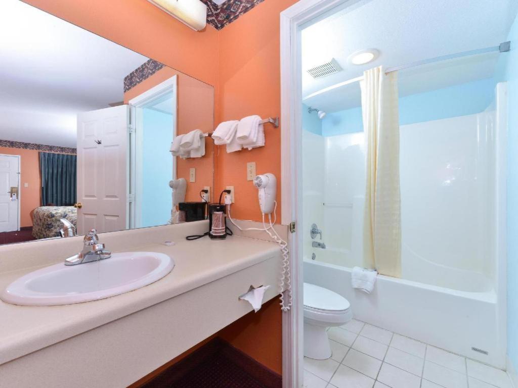Ozark Hotel Bagian luar foto