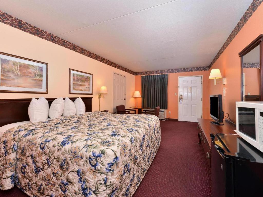 Ozark Hotel Bagian luar foto